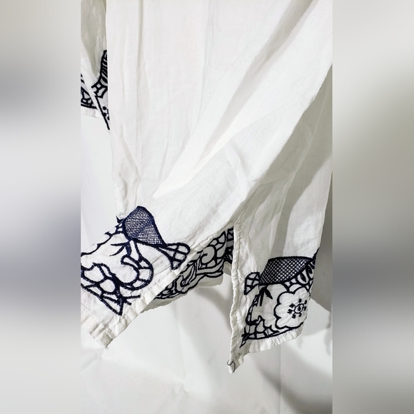 Boho tunic blouse, w/blue embroidered accents. NWT - Picture 2 of 10